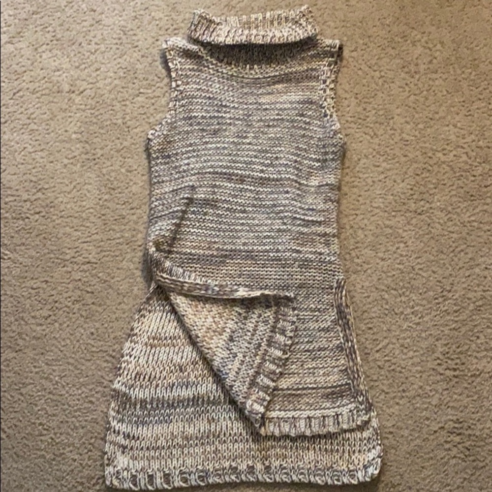 Fun sweater - Picture 2 of 2